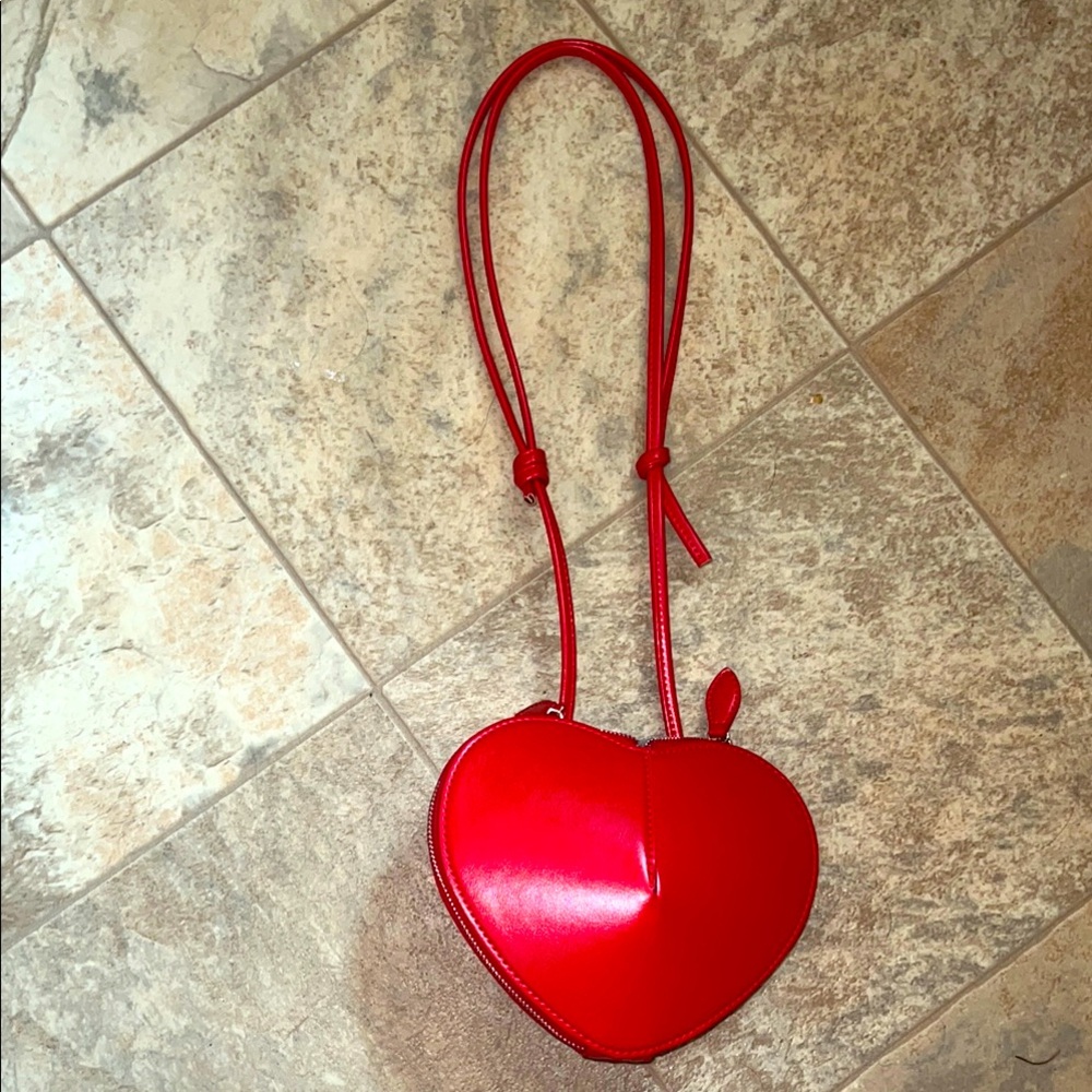 Amazon Red Heart Mini Bag - Picture 2 of 5